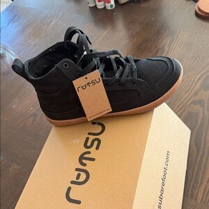 Rutsu barefoot Black High-Top Sneakers